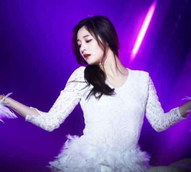 周洁琼的舞台无法“爆裂”：出道5年,她的爱豆初心还在吗?休闲区蓝鸢梦想 - Www.slyday.coM