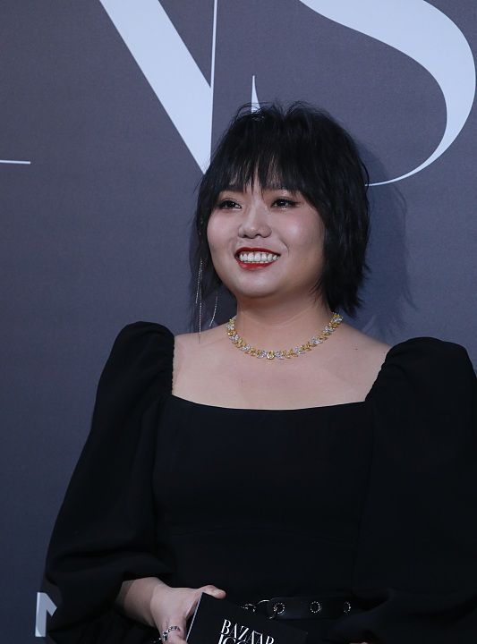 谁说胖妹妹与美无缘东北才女李雪琴穿贵族裙感觉还挺遮肉