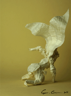 一张纸,不剪裁,不拼接,千折万叠赋予生命的灵性|德古拉|秦坤|折纸