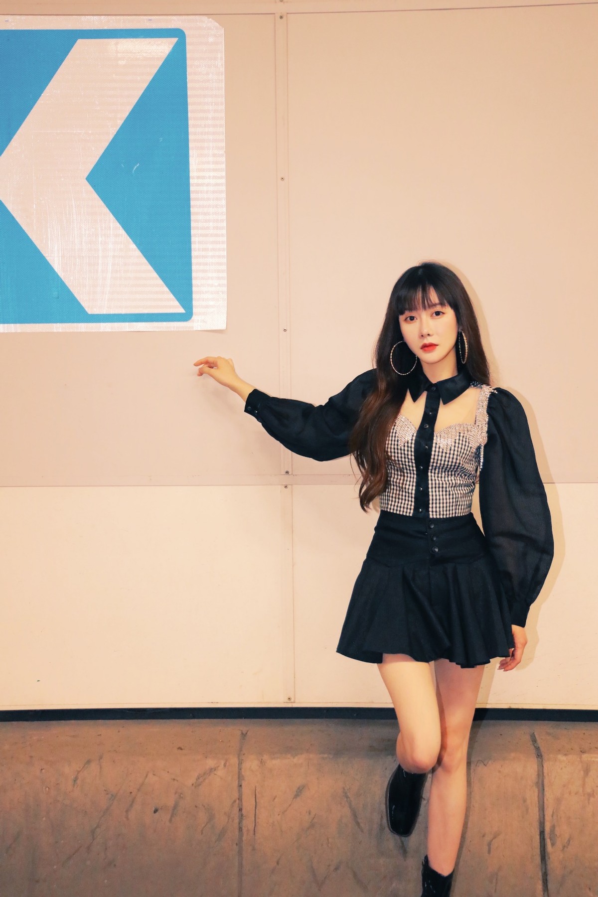 温果希最新王家卫风写真曝光粉丝期待姐姐解锁更多风格