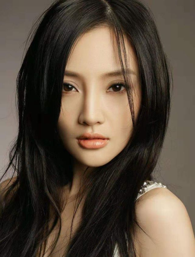 面对如此精致的李小璐,你有没有深深沦陷?并且无法自拔休闲区蓝鸢梦想 - Www.slyday.coM