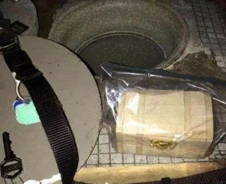 男子衣柜中发现密码琐，打开一看，说啥晚上都不敢睡！休闲区蓝鸢梦想 - Www.slyday.coM