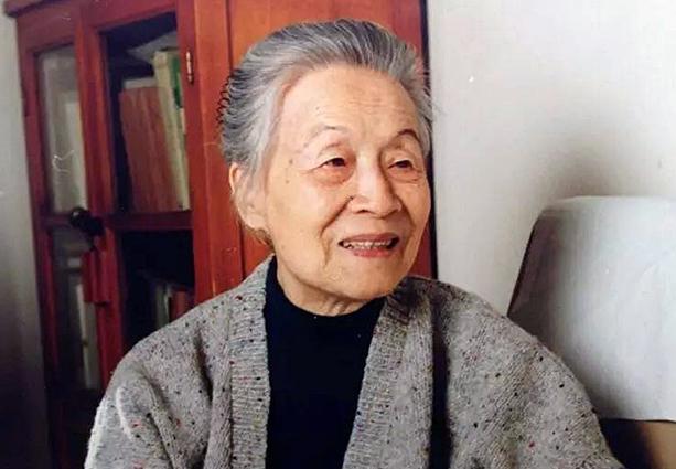 再读杨绛《我们仨》：越是困境中，越能看到一个女人的体面|我们仨|杨绛|钱钟书_新浪新闻