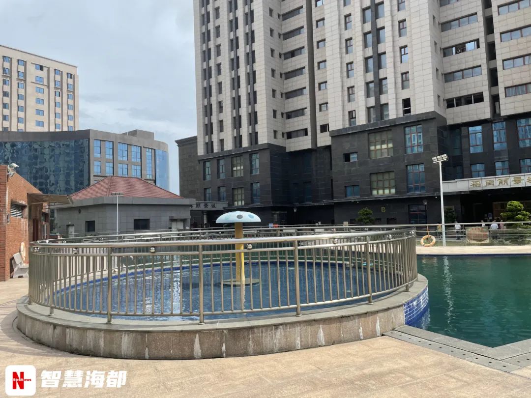 5岁男孩在小区游泳池溺亡， 监控记录致命3分钟休闲区蓝鸢梦想 - Www.slyday.coM