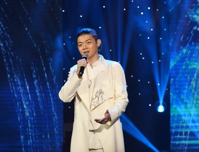 成为了《中国好歌曲》第一季的冠军,之后霍尊凭借这首歌登上春晚,红遍