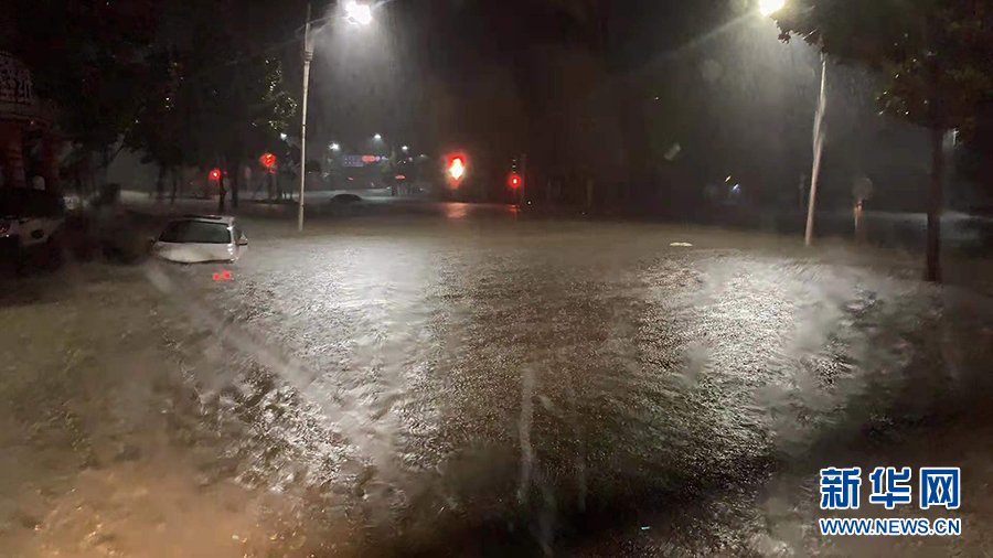 紧急！湖北遭特大暴雨！房屋被淹，老人小孩困在家中....郑州的悲剧千万别重演！休闲区蓝鸢梦想 - Www.slyday.coM