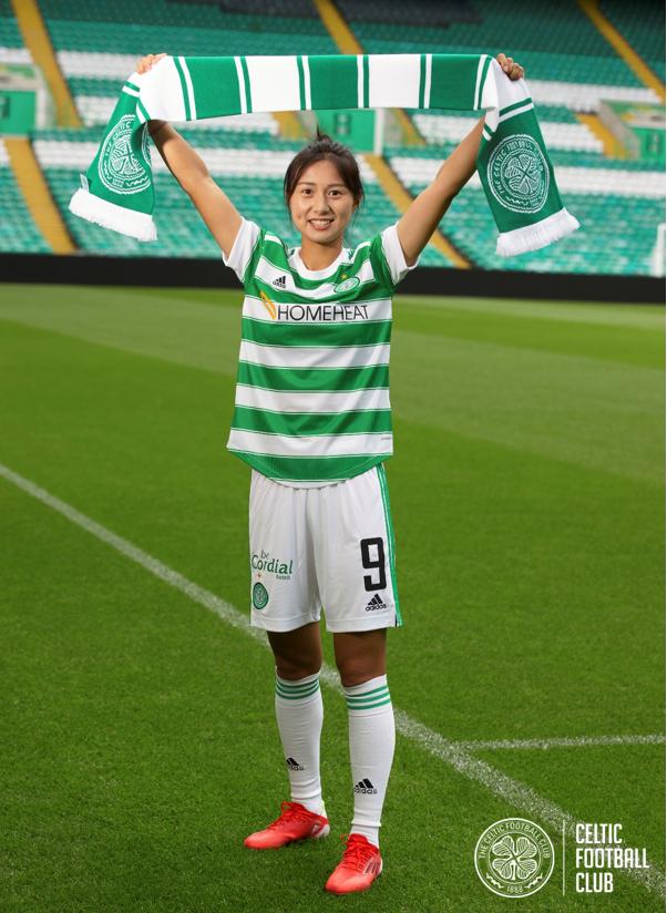 女足小将沈梦雨亮相凯尔特人公园球场