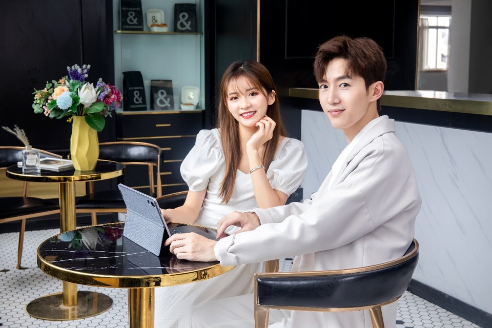 这个七夕让小新padpro为你开启甜蜜二人世界