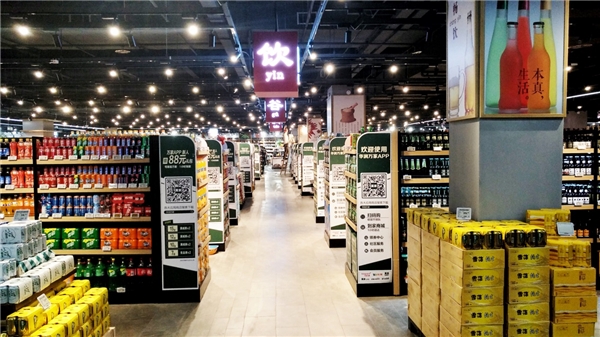 以一日三餐为主题,萬家mart中的商品以餐桌类,市集类,超市类为主