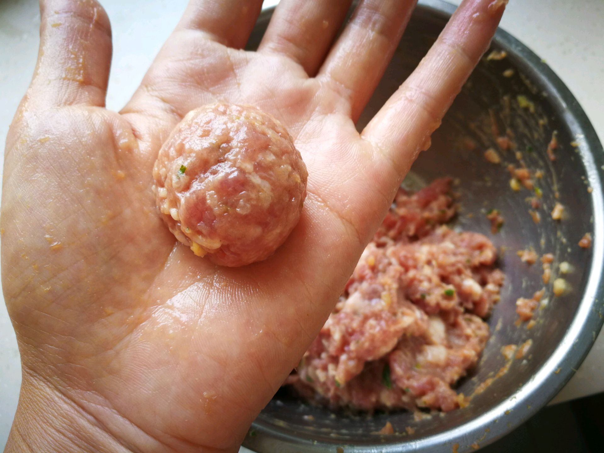 好吃不上火的莲藕猪肉丸子,入口鲜香,脆嫩好吃|莲藕