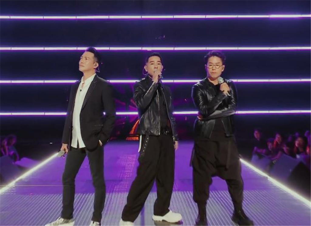 《披荆斩棘的哥哥》白举纲引众星打call，快男8强只缺华晨宇欧豪休闲区蓝鸢梦想 - Www.slyday.coM