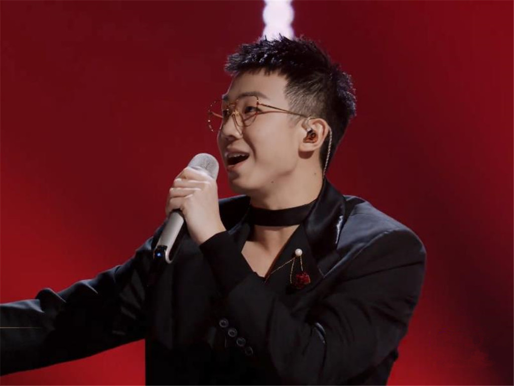 《披荆斩棘的哥哥》白举纲引众星打call，快男8强只缺华晨宇欧豪休闲区蓝鸢梦想 - Www.slyday.coM