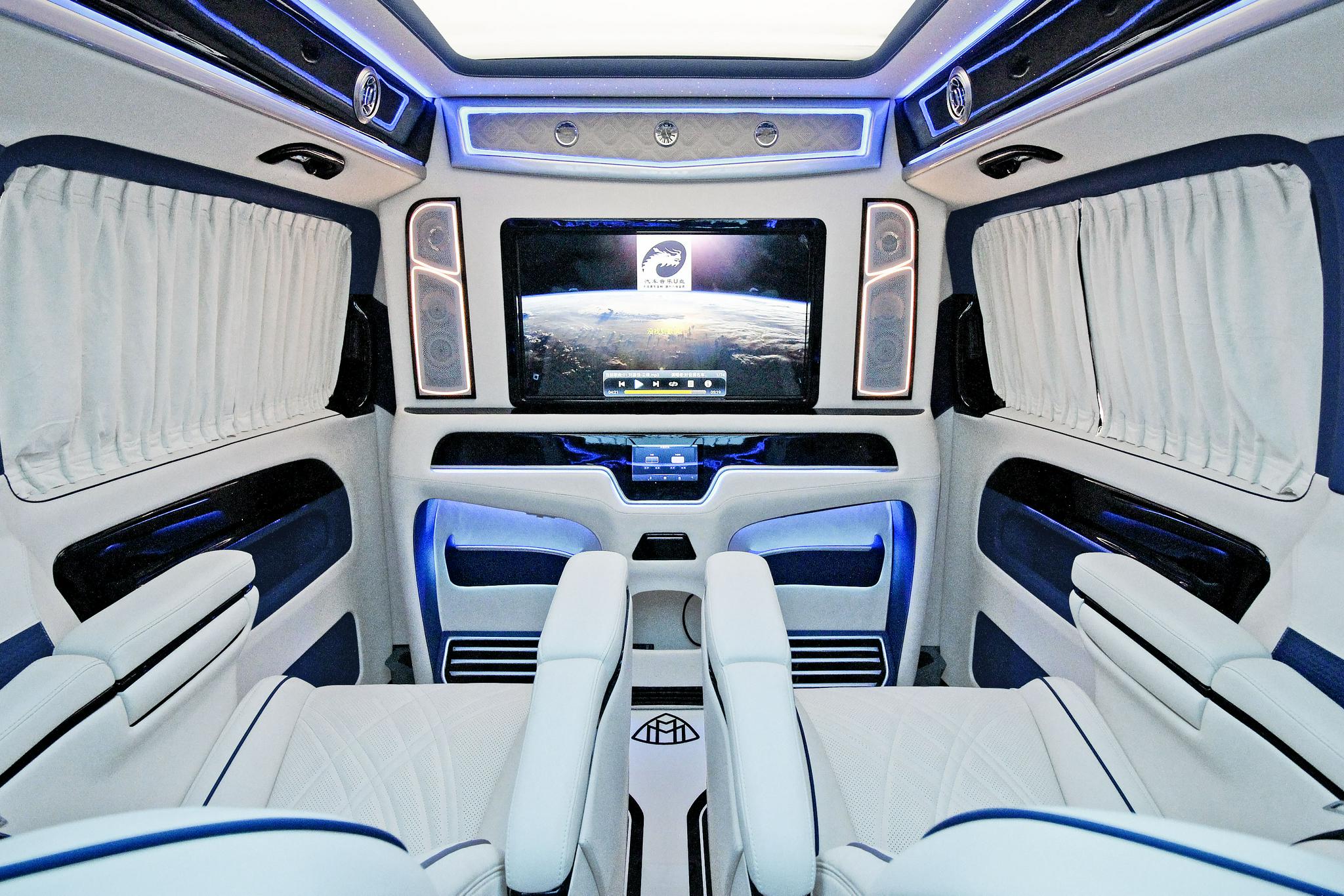 明星保姆车看这里!奔驰威霆加高顶,内饰改装私密吧台隔断