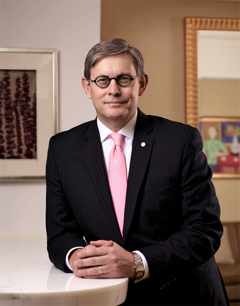 贝秉智先生重新出任朗廷酒店集团首席执行官