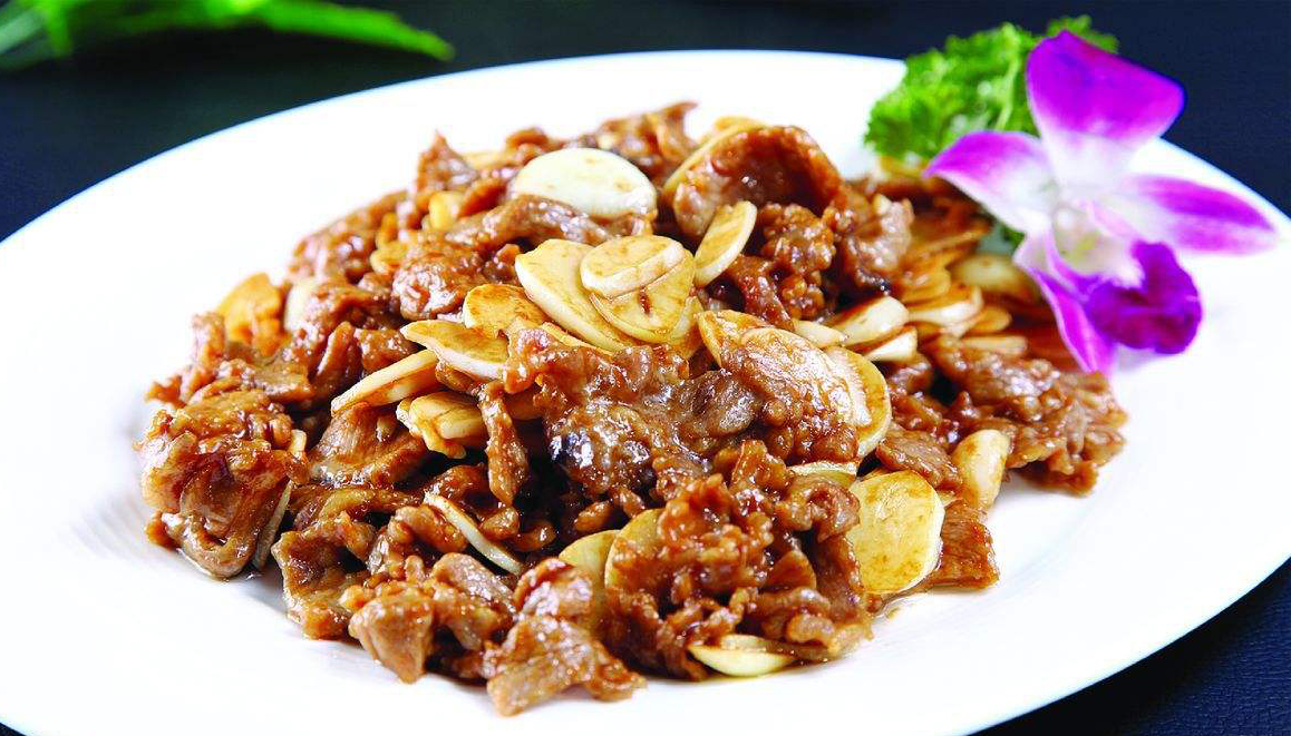 蒜爆羊肉,去餐馆经常点着吃,酱香浓郁,学会不用外面买