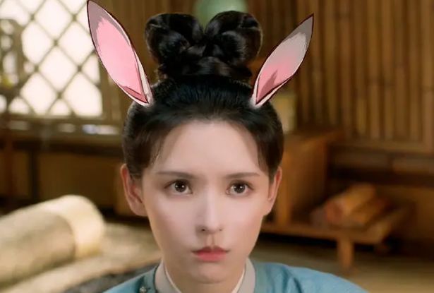 作为王思聪的前女友,张予曦以网红身份进入演艺圈,两人分手之后女方