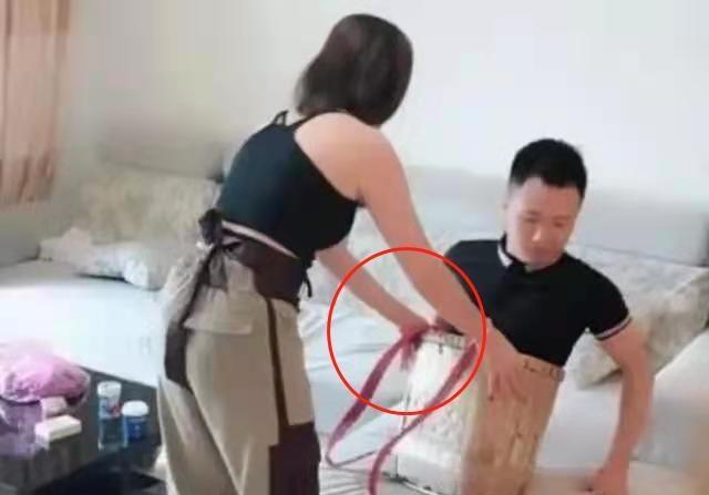 网红残疾夫妻被曝离婚!无腿丈夫疑出轨女粉丝,妻子为他落一身病休闲区蓝鸢梦想 - Www.slyday.coM 网红残疾夫妻被曝离婚!无腿丈夫疑出轨女粉丝,妻子为他落一身病休闲区蓝鸢梦想 - Www.slyday.coM