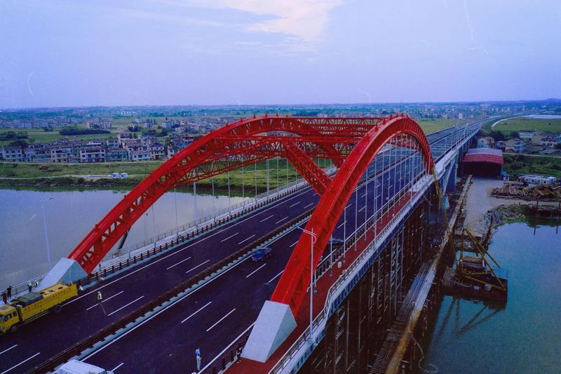 江西高速"第一拱"——王安石抚河特大桥建成通车