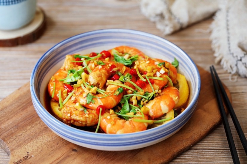 最是绝配柠檬虾泰式酸辣一手抓柠檬配虾永远的神