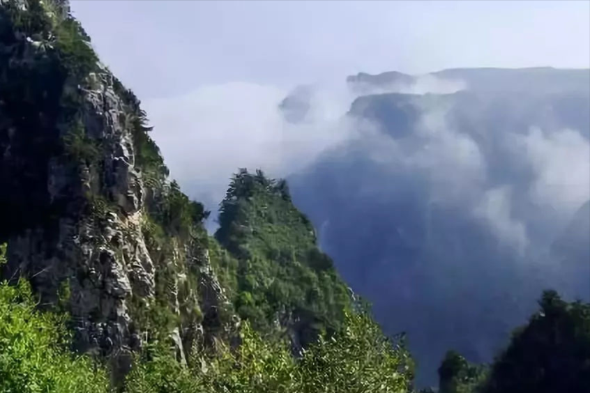 甘肅冷門的避暑景區號稱小崆峒山是國家級森林公園