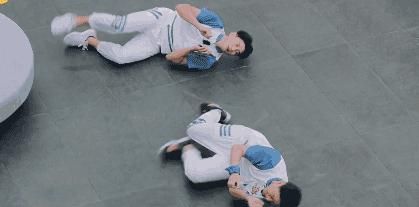 《牛气满满》成大型追星现场,邢昭林、严屹宽、王耀庆变追星男孩休闲区蓝鸢梦想 - Www.slyday.coM 《牛气满满》成大型追星现场,邢昭林、严屹宽、王耀庆变追星男孩休闲区蓝鸢梦想 - Www.slyday.coM