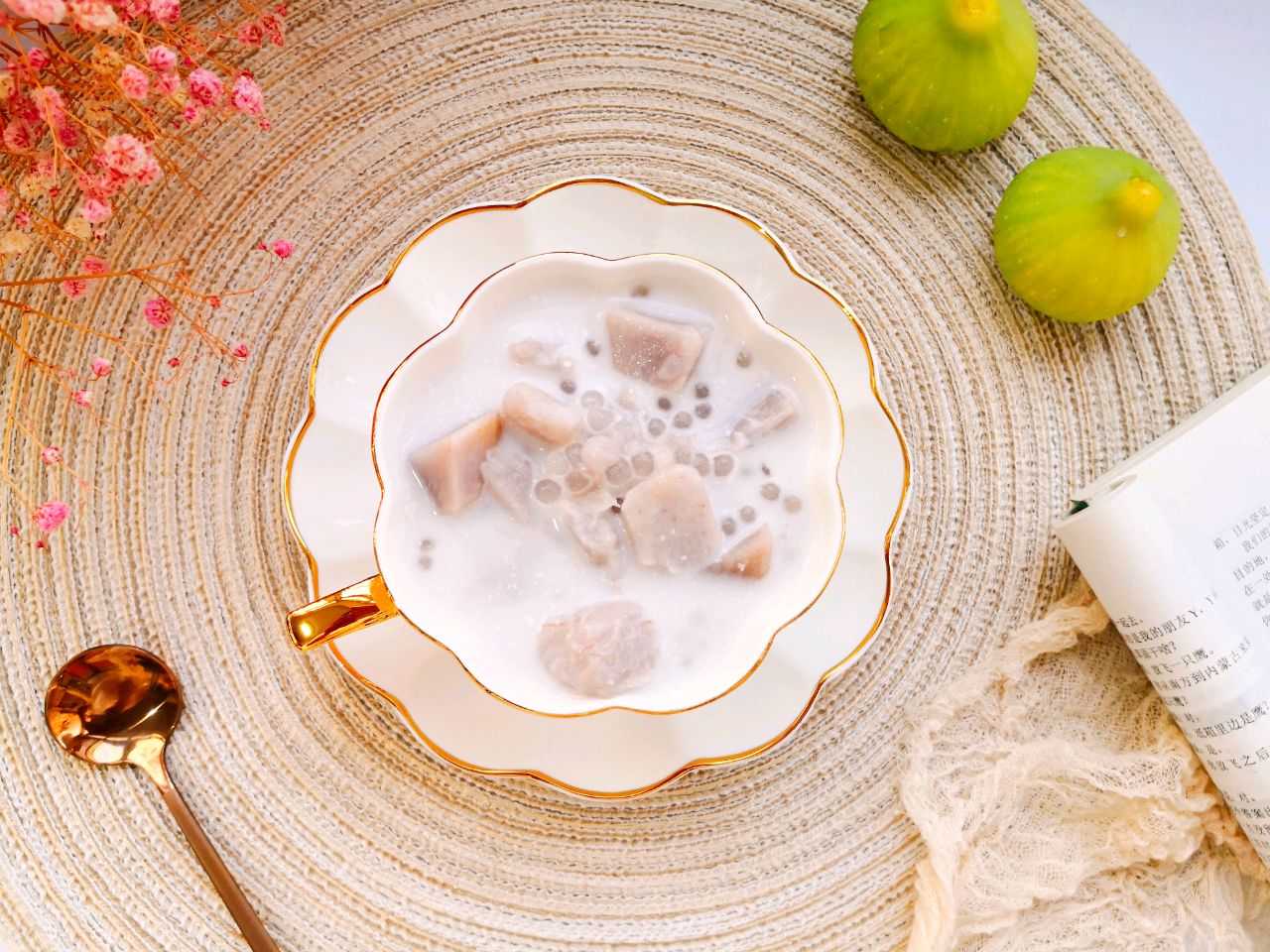 清香可口的香芋西米露融化在嘴里甜蜜在心里