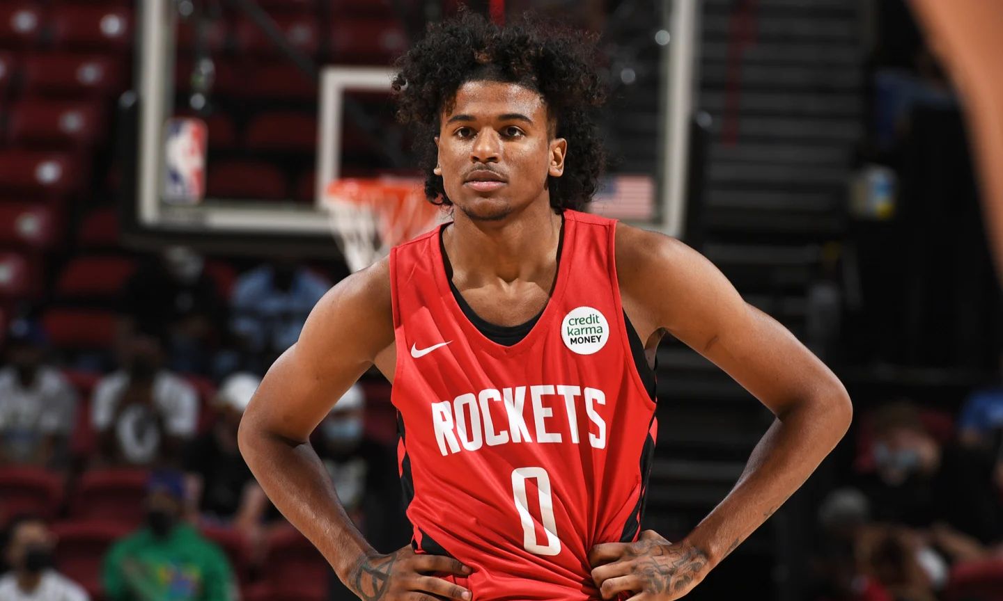 目前来看杰伦格林的模板更像是雷阿伦