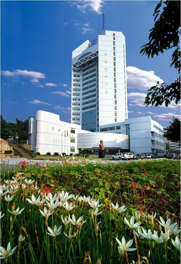 “重庆一大学男生偷拍女生裙底”事件 律师:女生夸大事实涉嫌过度维权侵权休闲区蓝鸢梦想 - Www.slyday.coM “重庆一大学男生偷拍女生裙底”事件 律师:女生夸大事实涉嫌过度维权侵权休闲区蓝鸢梦想 - Www.slyday.coM