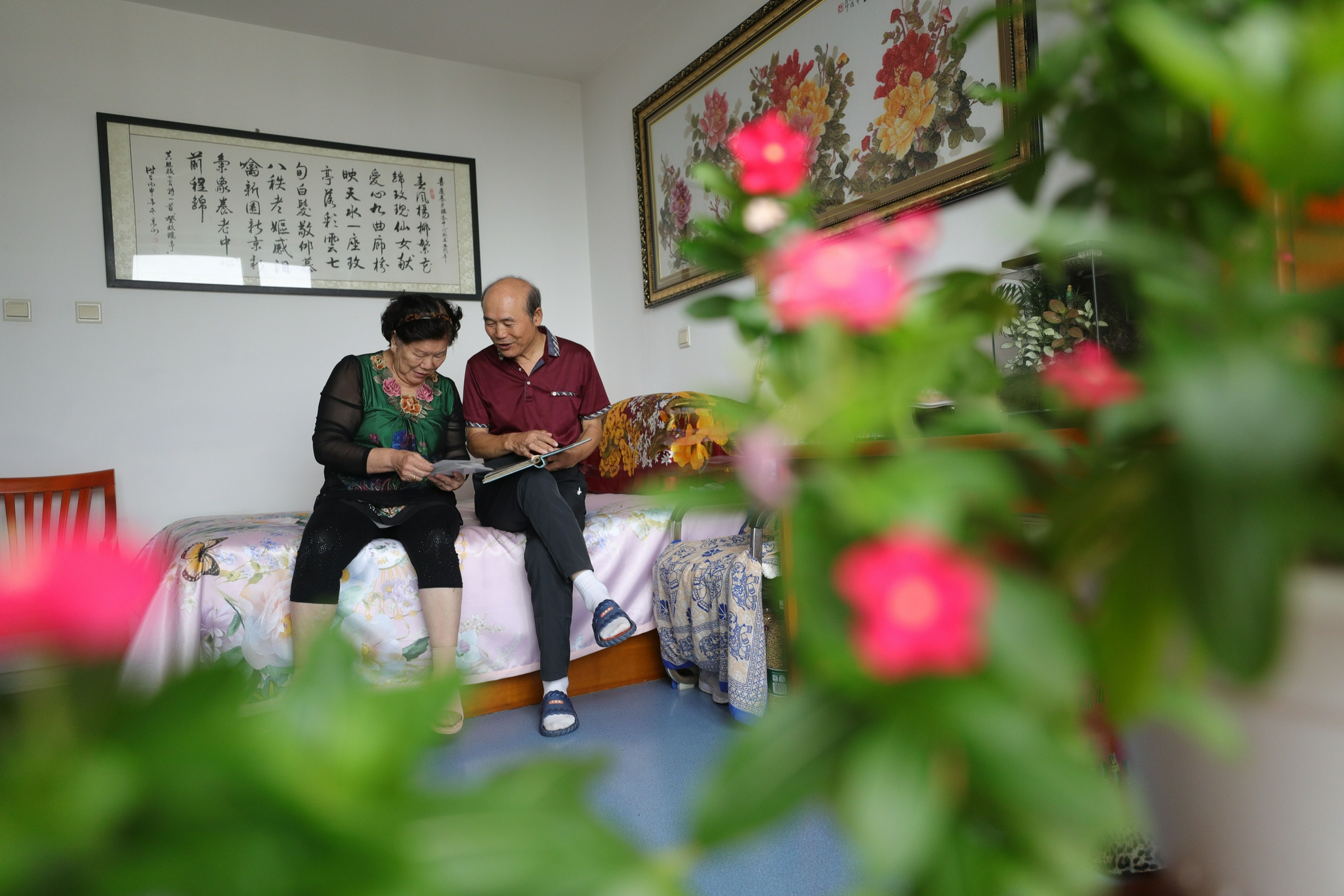 新华全媒 |养老院里的夫妻:让我们一起走过金婚,钻石婚