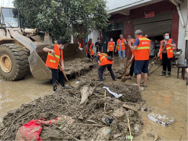 湖北随州部分乡镇遭遇特大暴雨，记者一线探访休闲区蓝鸢梦想 - Www.slyday.coM