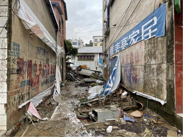 湖北随州部分乡镇遭遇特大暴雨，记者一线探访休闲区蓝鸢梦想 - Www.slyday.coM