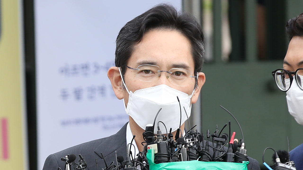 三星电子副会长李在镕获假释出狱