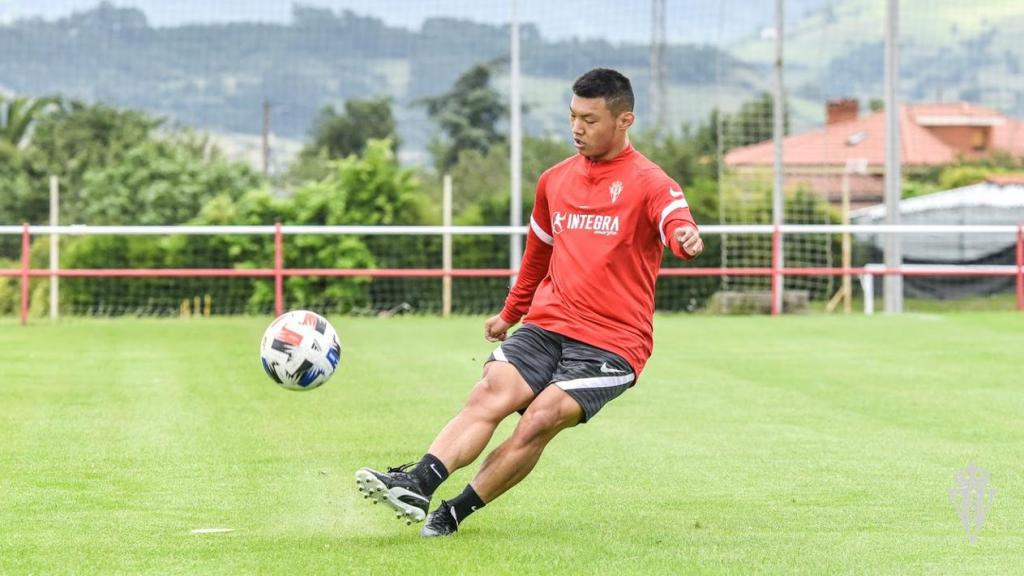 恒大足校三球员将战西班牙成人联赛|吴俊杰|希洪|何鑫杰_新浪新闻