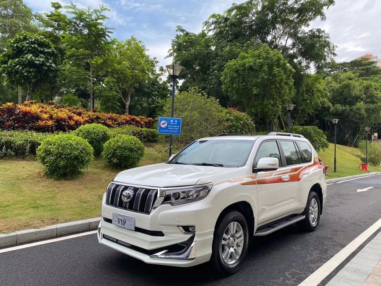 2020年丰田霸道4000售价23万外观凶猛动力强劲越野首选