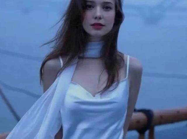 25岁女孩被称作是“小赫本”,因太漂亮被禁整容,如今现状如何?休闲区蓝鸢梦想 - Www.slyday.coM 25岁女孩被称作是“小赫本”,因太漂亮被禁整容,如今现状如何?休闲区蓝鸢梦想 - Www.slyday.coM