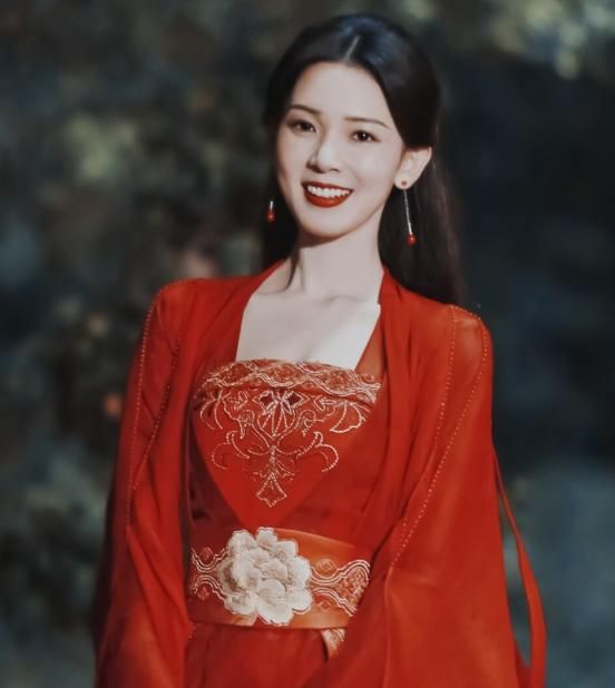 临开机就跑路演了皓衣行的陈瑶资源太虐真的不能火
