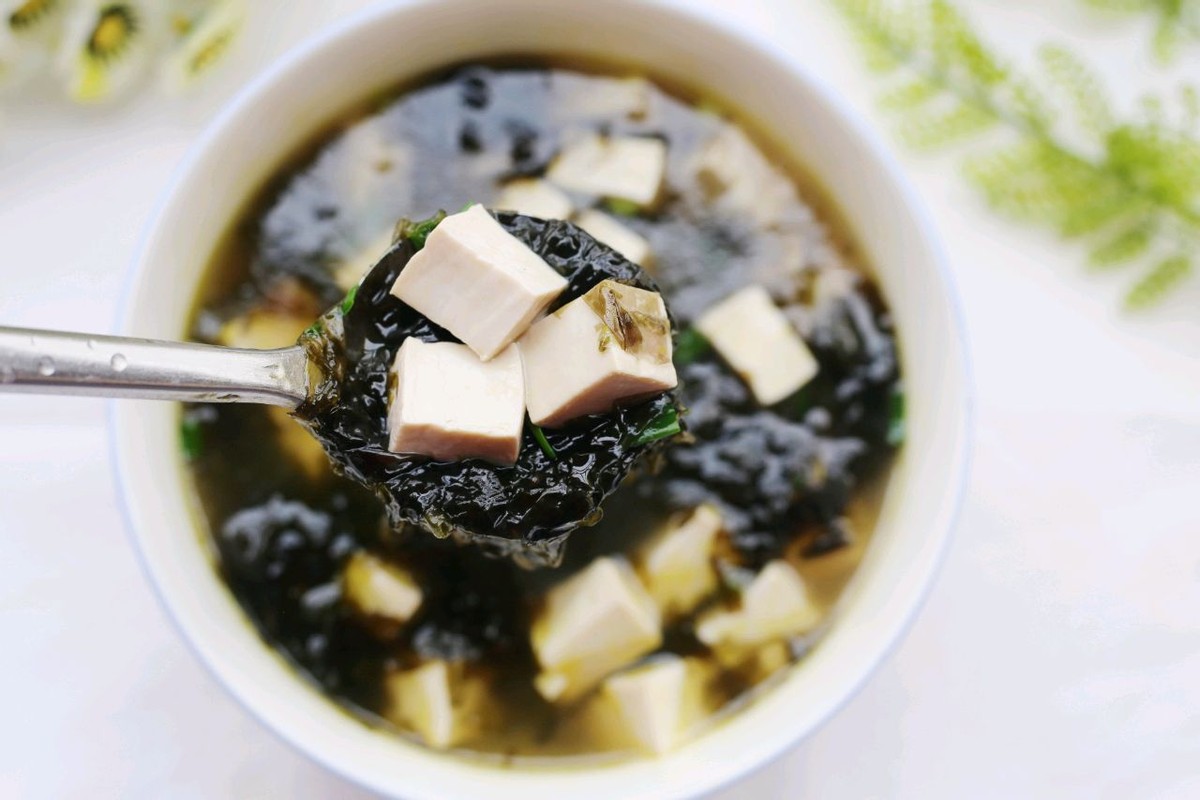 秋天干燥多喝紫菜豆腐汤,清淡营养又好喝,做法很简单|紫菜|豆腐汤|营