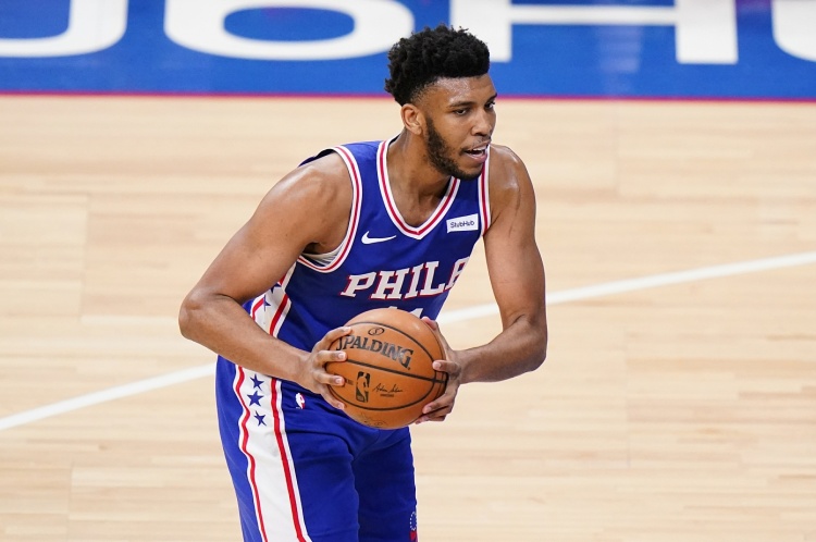 名记:托尼-布拉德利与公牛合同为2年底薪 第二年球员选项