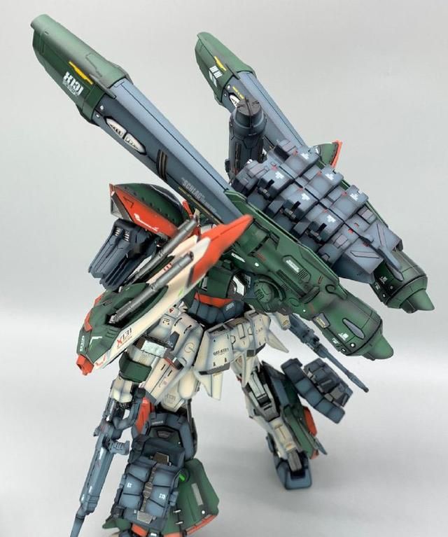 暴风高达配色灾厄高达模型