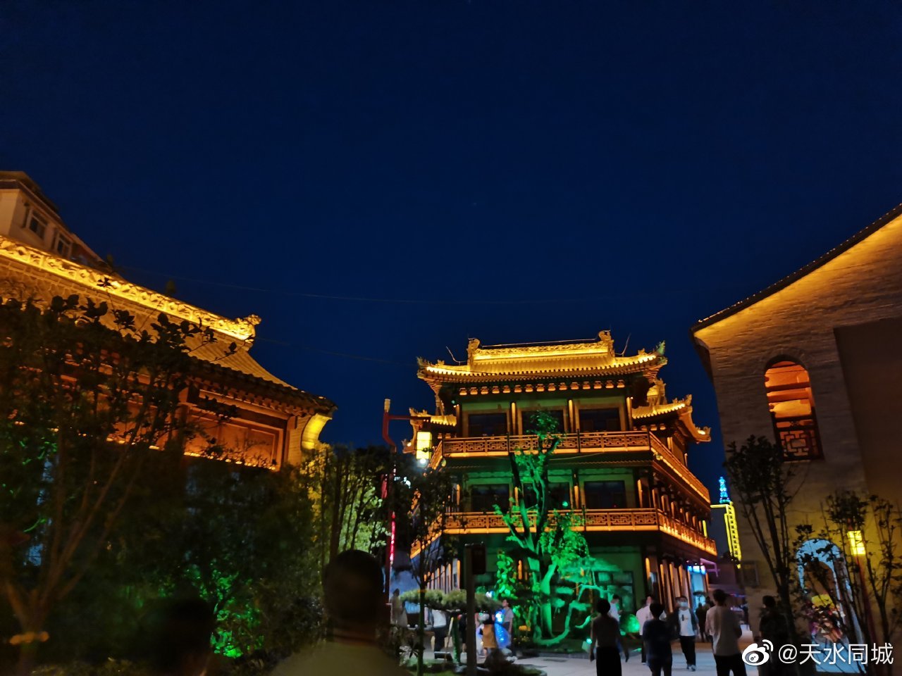 今日七夕用镜头记录天水古城的魅力