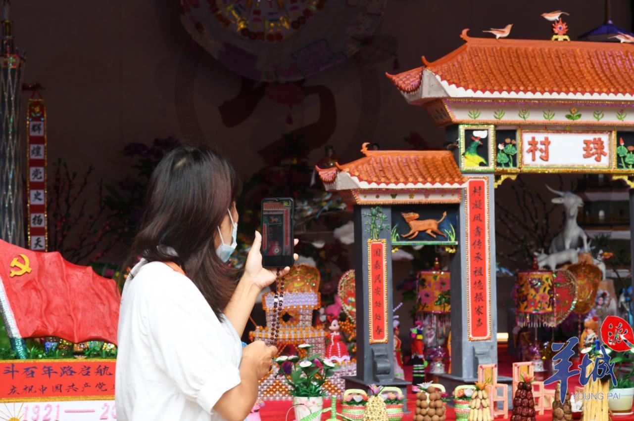 在目前广州乞巧活动最集中,规模最大的村落——天河珠村,一年一度的