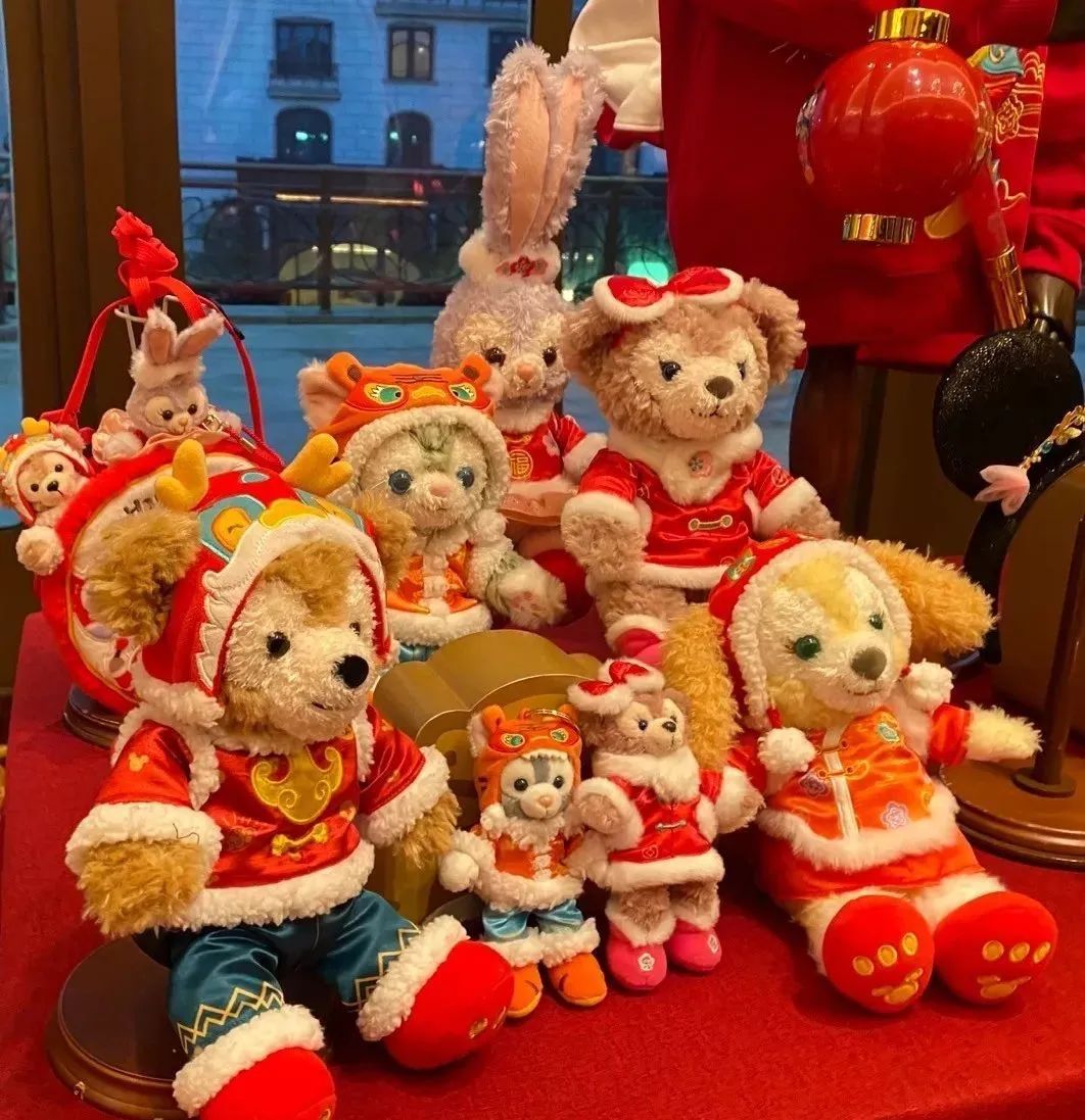 359元炒至两千多！上海迪士尼中秋玩偶3天售罄，粉丝哭了：给黄牛当韭菜？休闲区蓝鸢梦想 - Www.slyday.coM