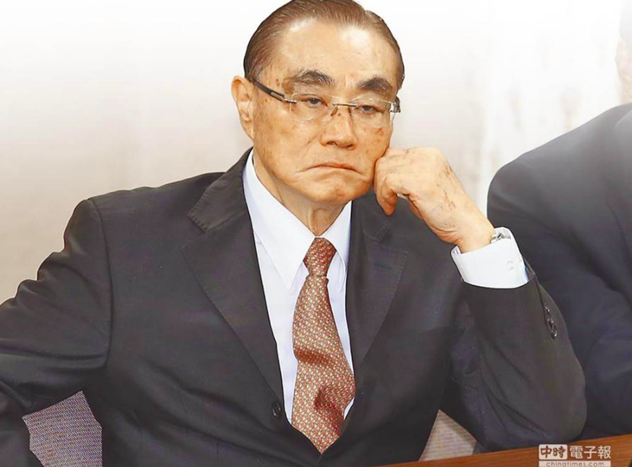 今日的《自由时报》声称,"共机"连续"侵扰"台湾空域,台湾空军除公布由