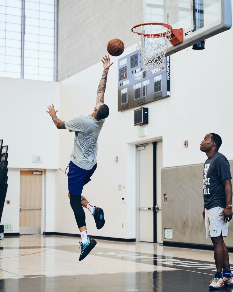 挥洒汗水库兹马晒训练照我爱篮球73