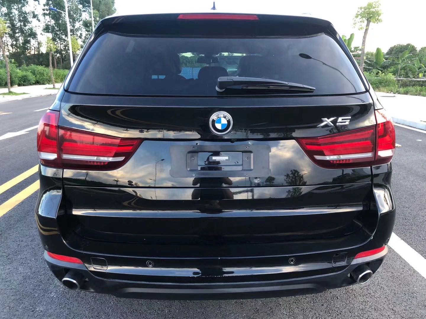 宝马x53.0t搭载是一台3.