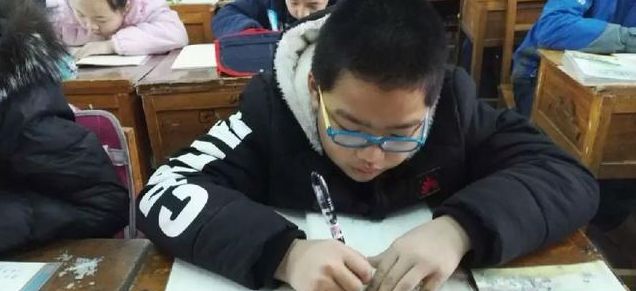 儿子成绩倒数,家长会被老师点名!孩子成绩差,家长这4点可以做休闲区蓝鸢梦想 - Www.slyday.coM