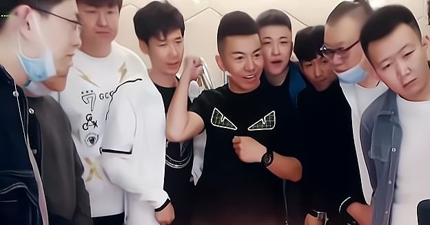 舞帝利哥解散师门正式对外宣布公会调整已全权交给大佛管理