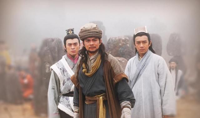 说实话,跟97年黄日华版和03年胡军版,比起来,简直就是云泥之别