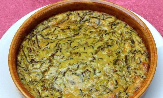 在少数地区还有一道美味就叫瓦钵焗禾虫,据说这种做法非常好吃.