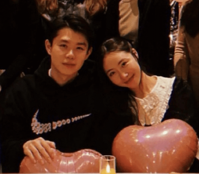 网友曝陈露与新欢合影暗指其说谎，陈露再晒聊天记录称对方系假扮休闲区蓝鸢梦想 - Www.slyday.coM